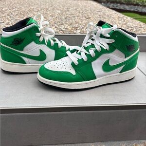 Jordan's Kids Sneakers Green and White